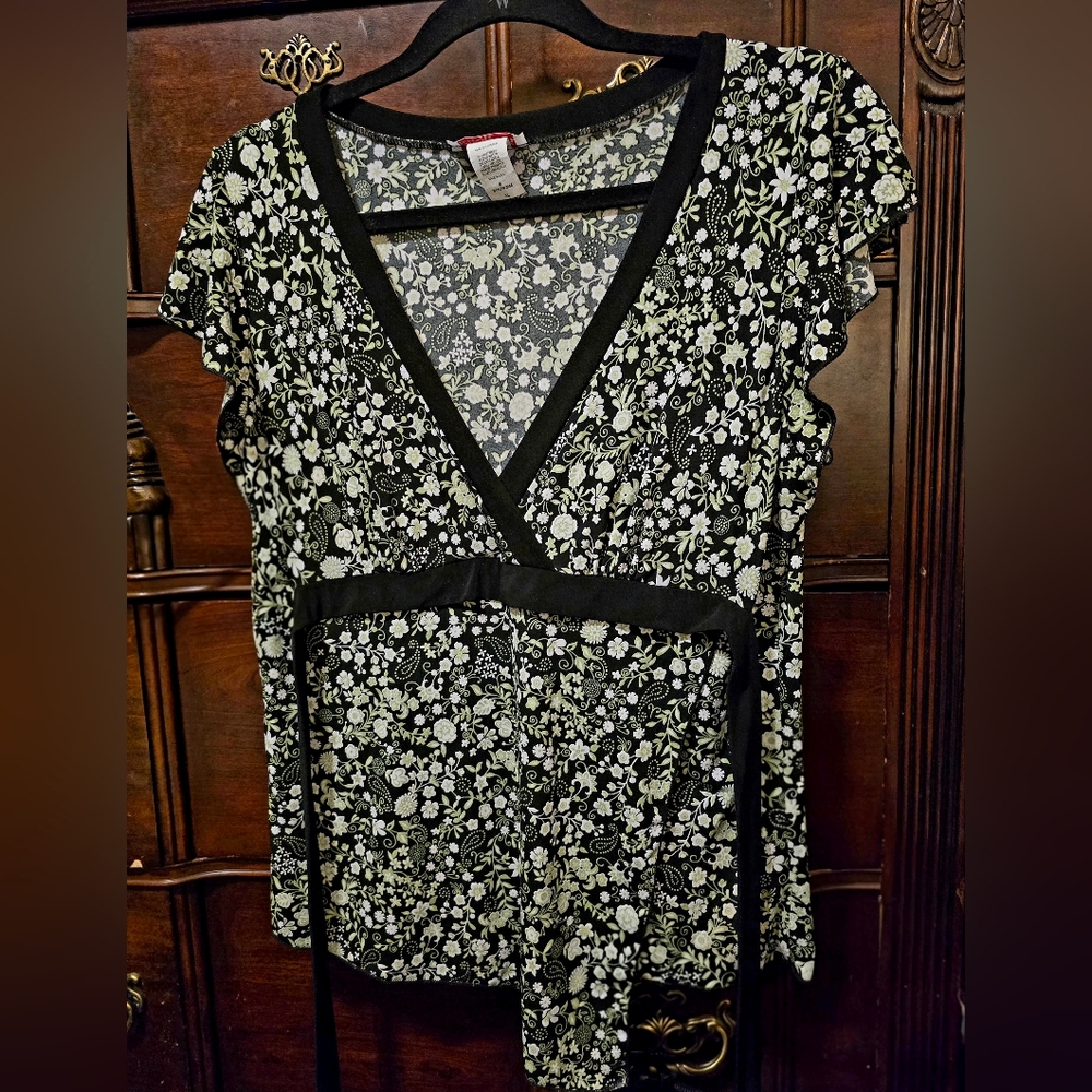 Floral Black and White Women's Top